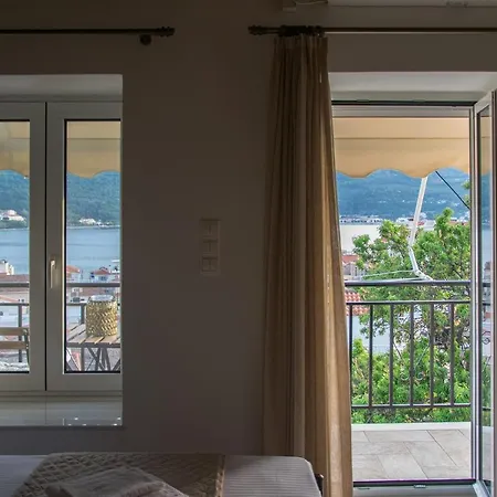 Stonehouse With Wonderful Seaview Apartment Samos Town Exterior photo